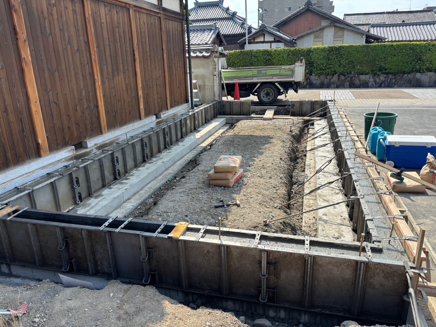 伊賀市寺町のお寺の基礎工事です