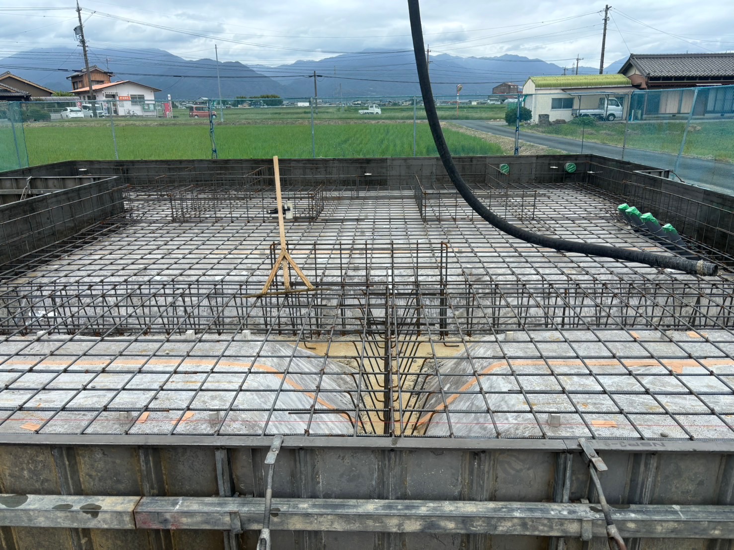 基礎工事や擁壁工事などコンクリート打設工事は信頼と実績の山﨑建設へ