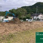 三重県名張市で住宅新築工事の基礎工事に入るまでの表土スキ取り作業です